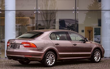 Skoda Superb III рестайлинг, 2014 год, 1 025 000 рублей, 6 фотография