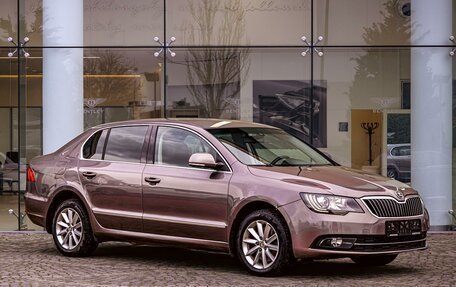 Skoda Superb III рестайлинг, 2014 год, 1 025 000 рублей, 3 фотография