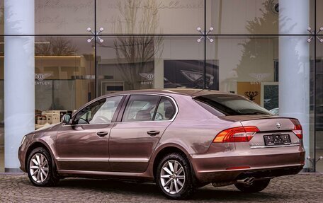 Skoda Superb III рестайлинг, 2014 год, 1 025 000 рублей, 4 фотография