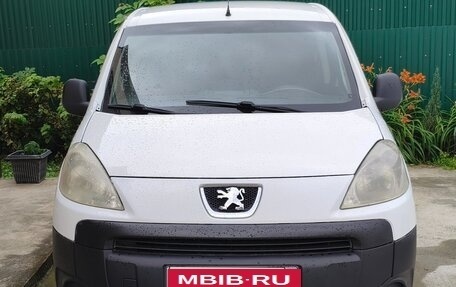 Peugeot Partner II рестайлинг 2, 2011 год, 680 000 рублей, 1 фотография