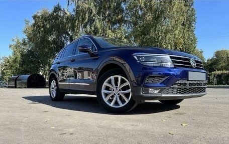 Volkswagen Tiguan II, 2018 год, 1 850 000 рублей, 2 фотография