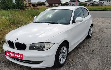 BMW 1 серия, 2010 год, 950 000 рублей, 8 фотография