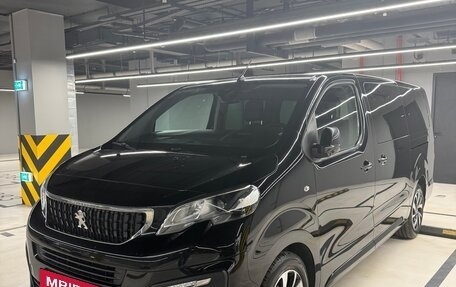 Peugeot Traveller I, 2018 год, 3 600 000 рублей, 2 фотография