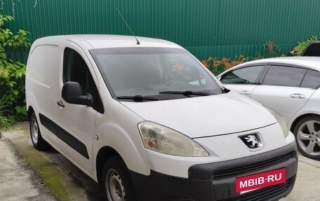 Peugeot Partner II рестайлинг 2, 2011 год, 680 000 рублей, 2 фотография