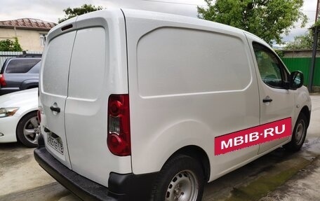 Peugeot Partner II рестайлинг 2, 2011 год, 680 000 рублей, 4 фотография