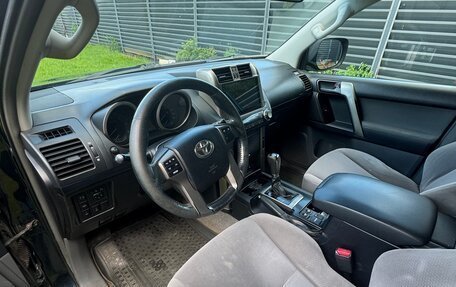 Toyota Land Cruiser Prado 150 рестайлинг 2, 2010 год, 1 950 000 рублей, 4 фотография