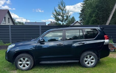 Toyota Land Cruiser Prado 150 рестайлинг 2, 2010 год, 1 950 000 рублей, 10 фотография