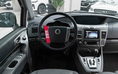 SsangYong Stavic, 2014 год, 1 550 000 рублей, 12 фотография
