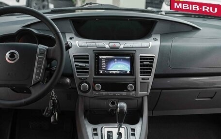 SsangYong Stavic, 2014 год, 1 550 000 рублей, 11 фотография