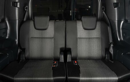 Toyota Noah III, 2017 год, 2 469 000 рублей, 12 фотография