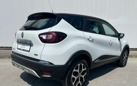 Renault Kaptur I рестайлинг, 2017 год, 1 065 000 рублей, 2 фотография