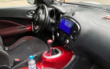 Nissan Juke II, 2011 год, 750 000 рублей, 24 фотография