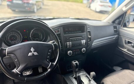 Mitsubishi Pajero IV, 2011 год, 2 290 000 рублей, 16 фотография