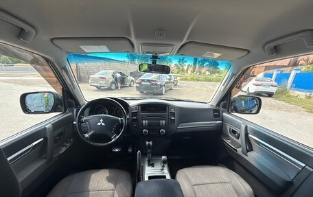 Mitsubishi Pajero IV, 2011 год, 2 290 000 рублей, 19 фотография