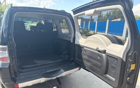 Mitsubishi Pajero IV, 2011 год, 2 290 000 рублей, 24 фотография