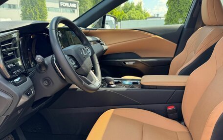Lexus RX IV рестайлинг, 2024 год, 7 600 000 рублей, 6 фотография