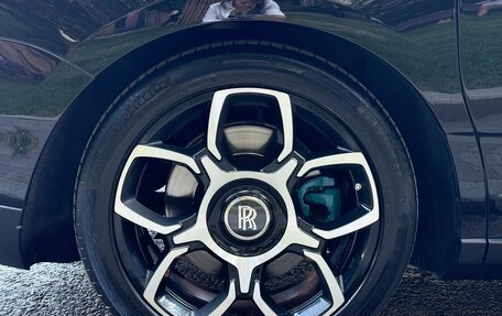 Rolls-Royce Cullinan, 2021 год, 25 000 000 рублей, 13 фотография