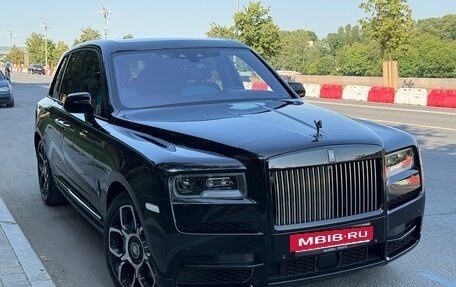 Rolls-Royce Cullinan, 2021 год, 25 000 000 рублей, 14 фотография