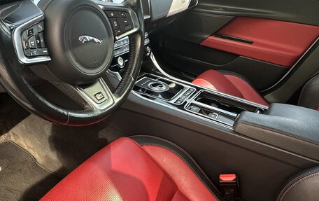 Jaguar XE I рестайлинг, 2018 год, 2 260 000 рублей, 16 фотография