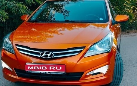 Hyundai Solaris II рестайлинг, 2015 год, 1 030 000 рублей, 2 фотография