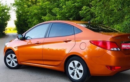 Hyundai Solaris II рестайлинг, 2015 год, 1 030 000 рублей, 6 фотография