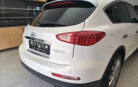 Infiniti QX50 I рестайлинг, 2014 год, 1 670 000 рублей, 7 фотография