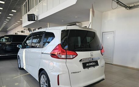 Honda Freed II, 2016 год, 1 385 000 рублей, 7 фотография