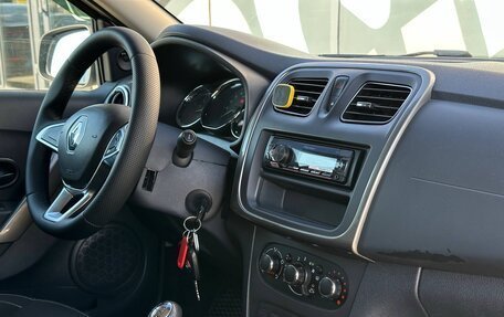 Renault Logan II, 2018 год, 747 000 рублей, 11 фотография