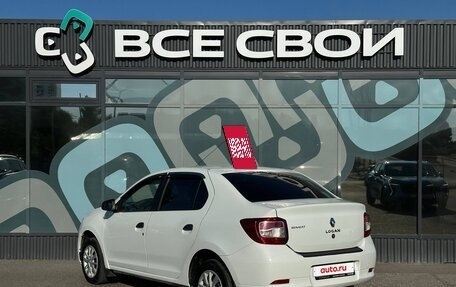 Renault Logan II, 2018 год, 747 000 рублей, 3 фотография