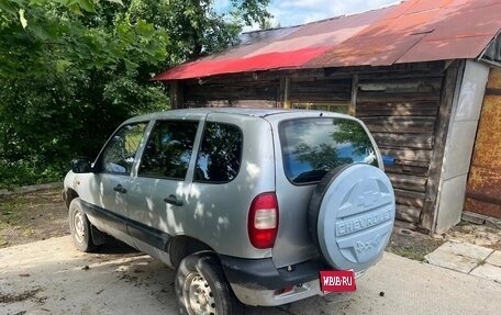 Chevrolet Niva I рестайлинг, 2003 год, 145 000 рублей, 1 фотография