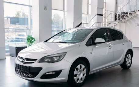 Opel Astra J, 2013 год, 799 000 рублей, 1 фотография