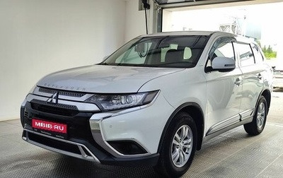 Mitsubishi Outlander III рестайлинг 3, 2017 год, 1 980 000 рублей, 1 фотография