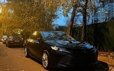 Toyota Camry, 2020 год, 3 300 000 рублей, 1 фотография