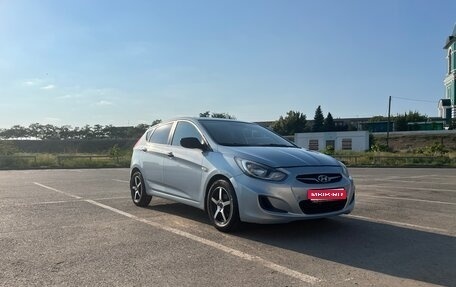 Hyundai Solaris II рестайлинг, 2012 год, 790 000 рублей, 1 фотография