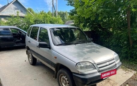 Chevrolet Niva I рестайлинг, 2003 год, 145 000 рублей, 3 фотография