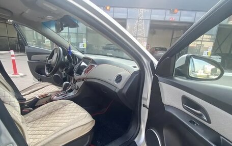 Chevrolet Cruze II, 2011 год, 530 000 рублей, 7 фотография