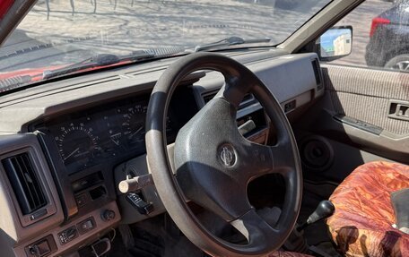 Nissan Terrano II рестайлинг, 1992 год, 460 000 рублей, 9 фотография