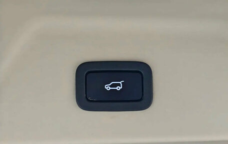 Land Rover Range Rover IV рестайлинг, 2017 год, 4 125 000 рублей, 23 фотография