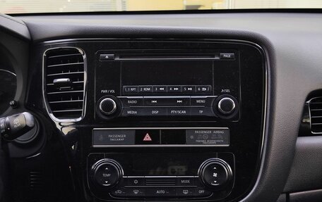 Mitsubishi Outlander III рестайлинг 3, 2017 год, 1 980 000 рублей, 18 фотография
