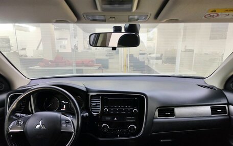 Mitsubishi Outlander III рестайлинг 3, 2017 год, 1 980 000 рублей, 17 фотография