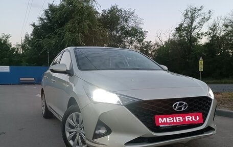 Hyundai Solaris II рестайлинг, 2020 год, 1 800 000 рублей, 3 фотография