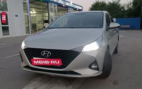 Hyundai Solaris II рестайлинг, 2020 год, 1 800 000 рублей, 4 фотография