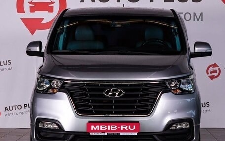 Hyundai Grand Starex Grand Starex I рестайлинг 2, 2020 год, 4 200 000 рублей, 4 фотография