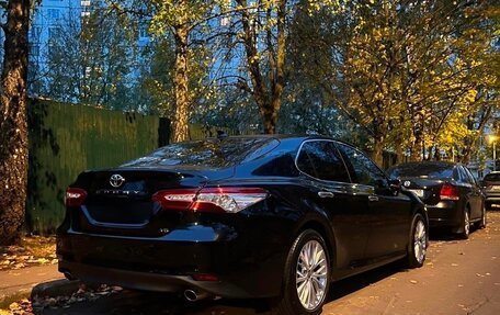 Toyota Camry, 2020 год, 3 300 000 рублей, 2 фотография