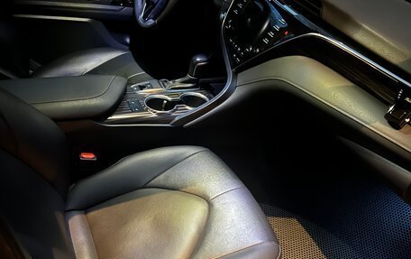 Toyota Camry, 2020 год, 3 300 000 рублей, 4 фотография