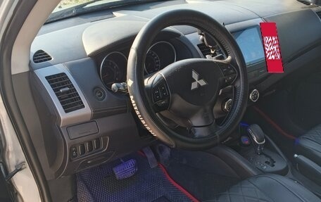 Mitsubishi Outlander III рестайлинг 3, 2010 год, 1 100 000 рублей, 3 фотография
