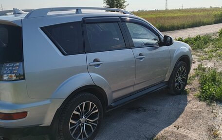Mitsubishi Outlander III рестайлинг 3, 2010 год, 1 100 000 рублей, 13 фотография