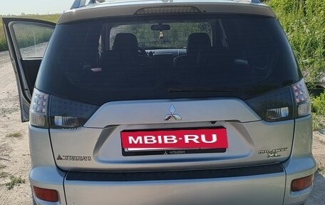 Mitsubishi Outlander III рестайлинг 3, 2010 год, 1 100 000 рублей, 2 фотография