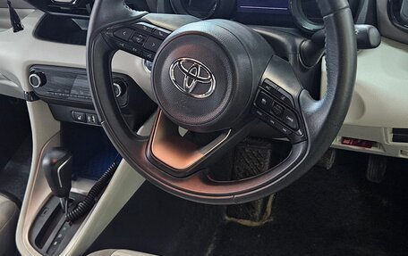 Toyota Yaris, 2020 год, 1 800 000 рублей, 6 фотография
