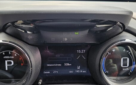 Toyota Yaris, 2020 год, 1 800 000 рублей, 14 фотография